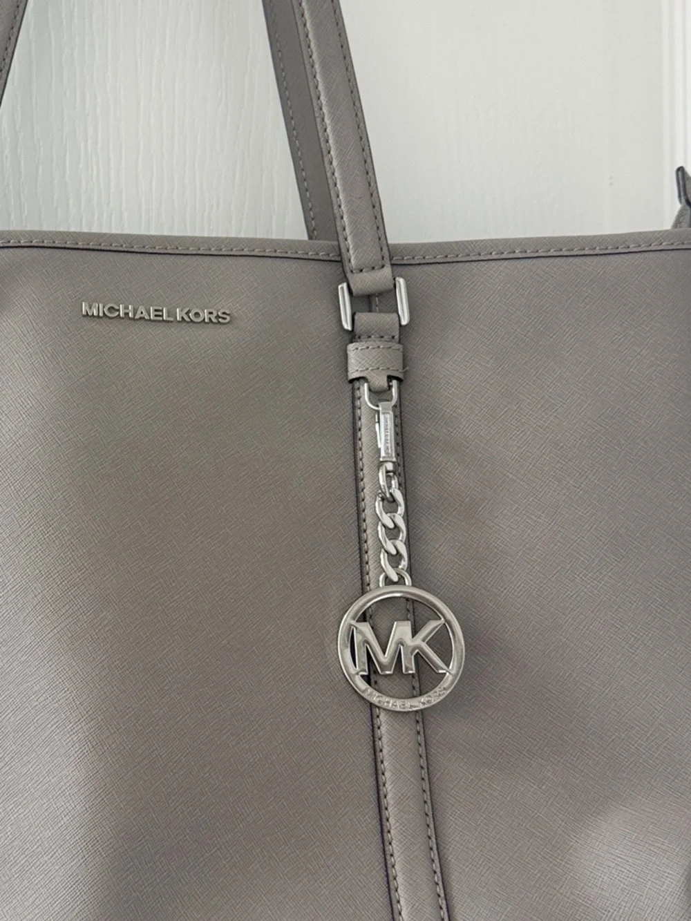 MICHAEL KORS Large Gray Tote Bag Pebbled Leather Silver Hardware